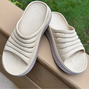 Elegant Cream Slide Sandals , size 7